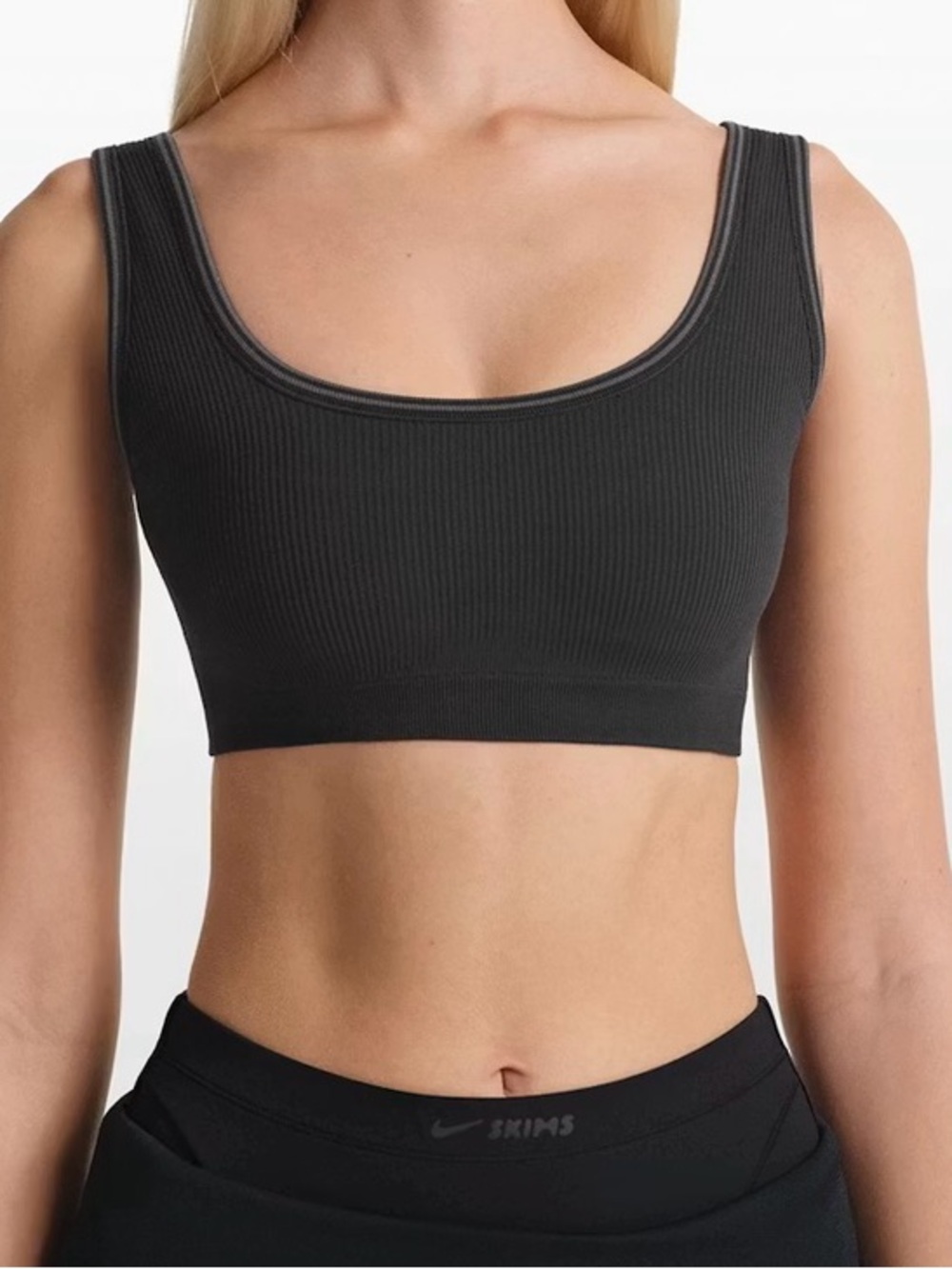 Nike SKIMS Ribbed Scoop Bra obsidian Med